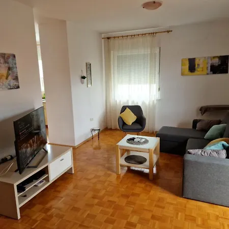 Pepi Biograd Na Moru