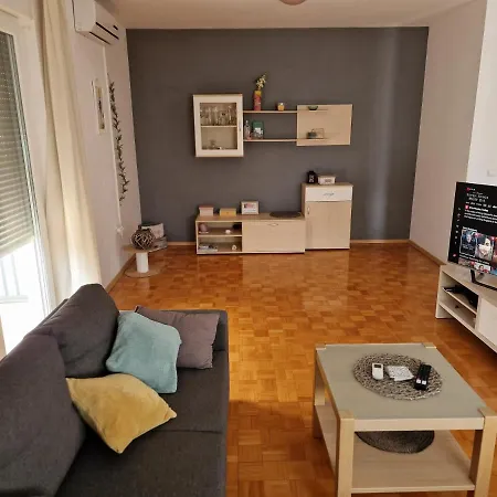 Pepi Biograd Na Moru