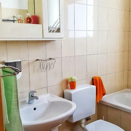 Pepi Daire Biograd Na Moru