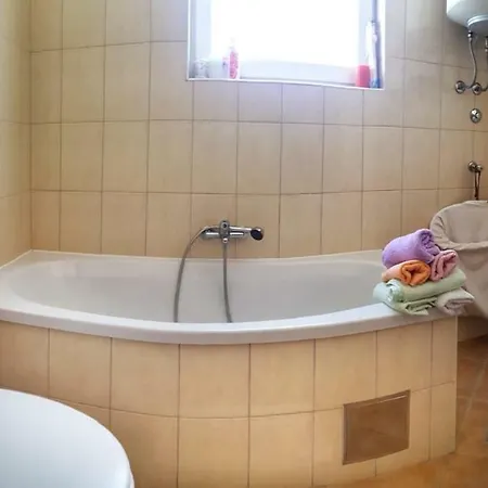 Pepi Daire Biograd Na Moru